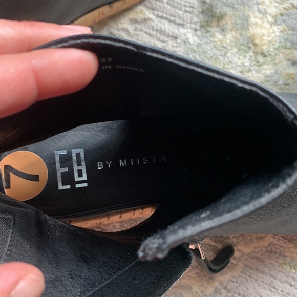 NEW E8 by Miista leather sandals - Picture 7 of 7